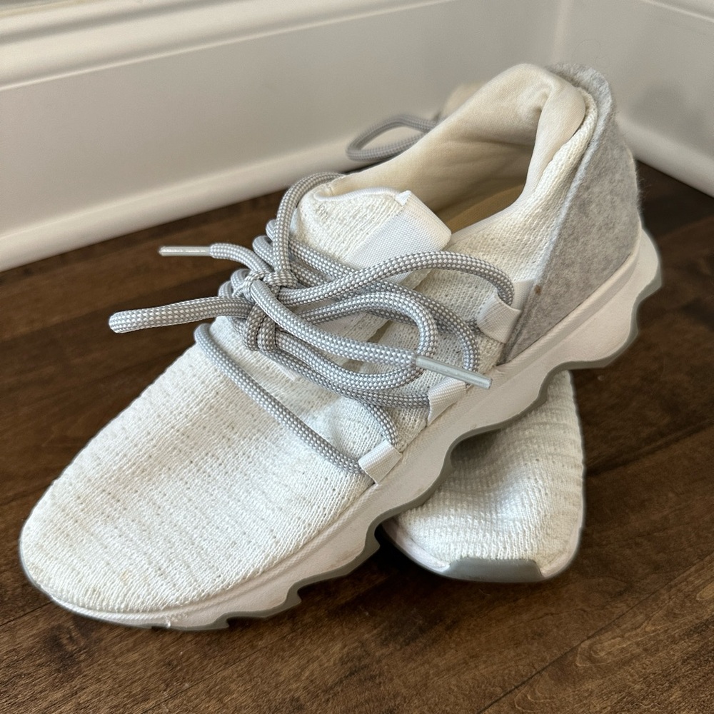 Sorel Kinetic impact race shoe, size 7